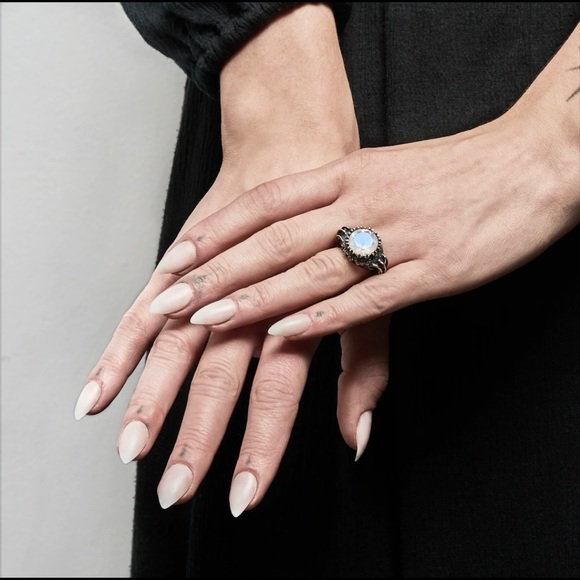 Bloodmilk Belonging to the Darkness Ring - Picture 2 of 5